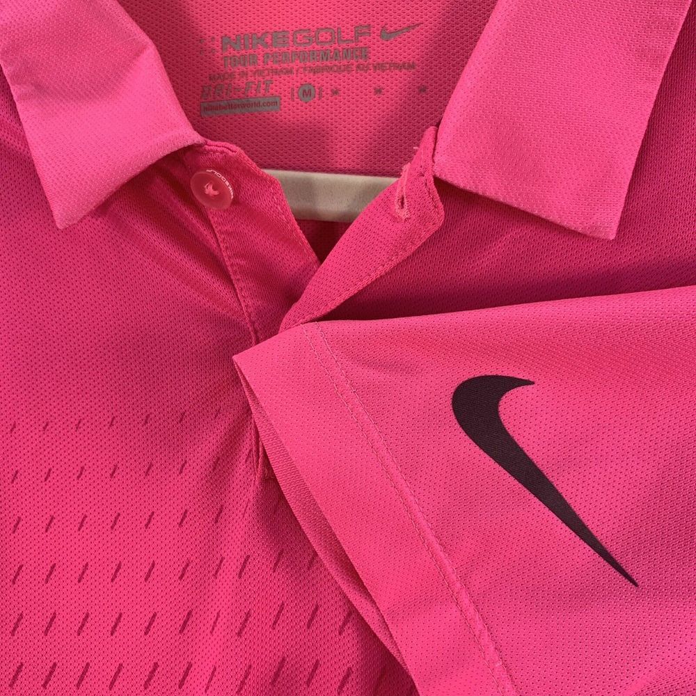 NikeGolf Tour PerformancePolo Dir-Fit Size M Style FA15TMV-SS Hot Pink Pattern